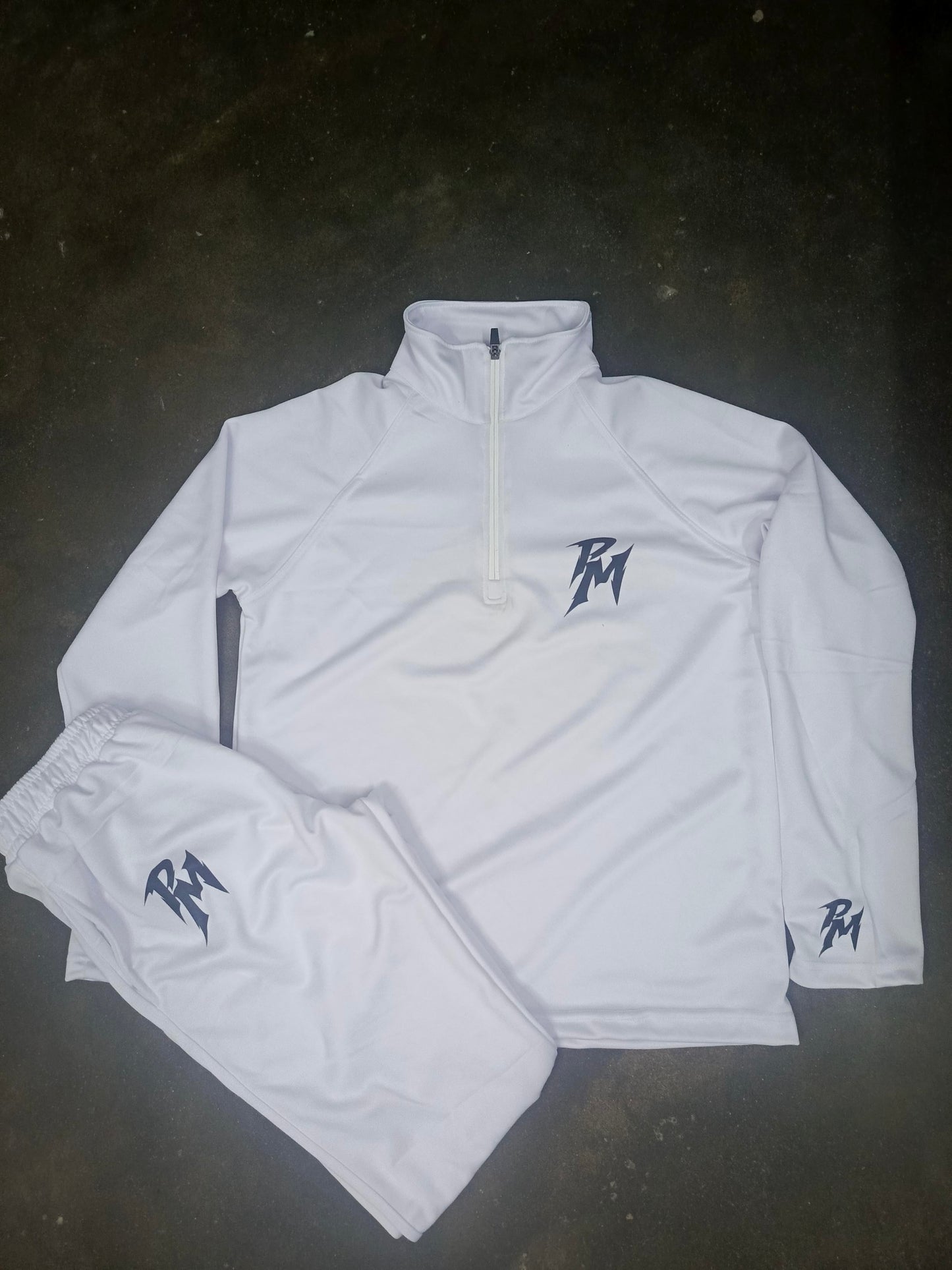 WHITE FLEECE SET